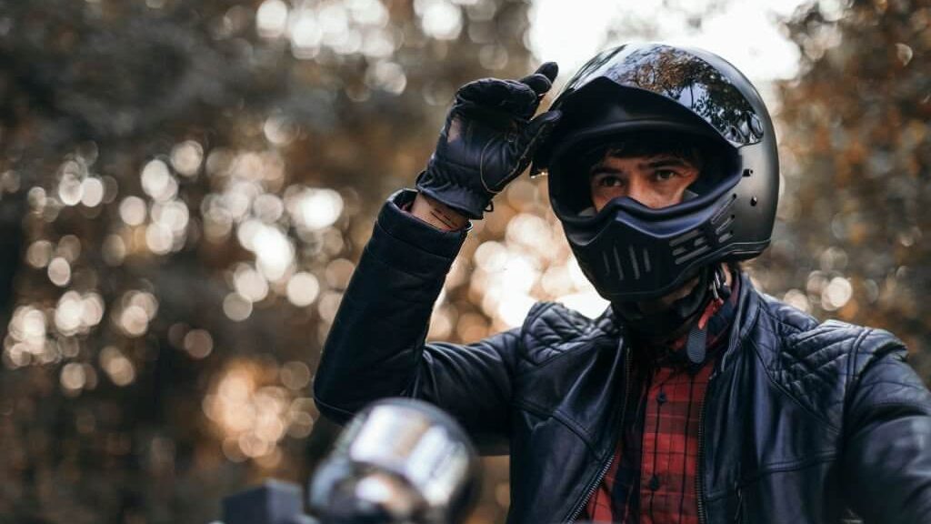 How-To-Customize-A-Motorcycle-Helmet