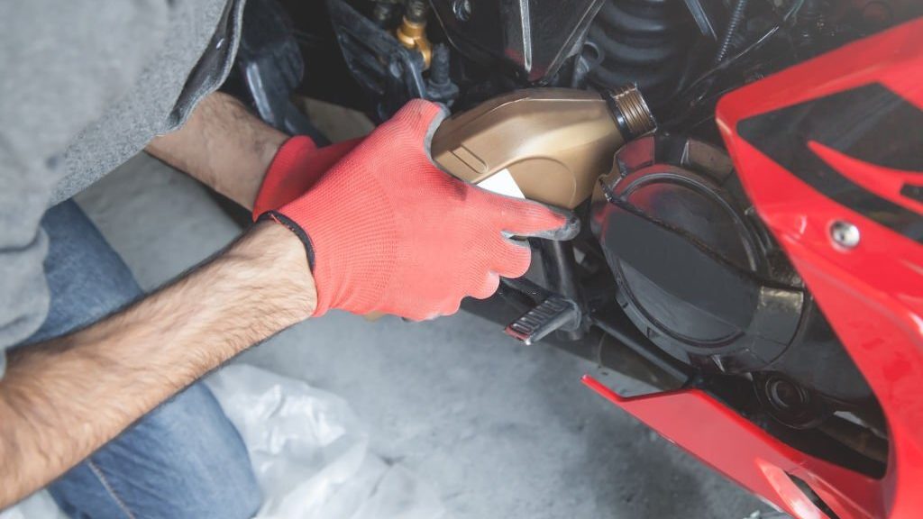 How-do-I-Know-When-My-Motorcycle-Needs-Oil-Change
